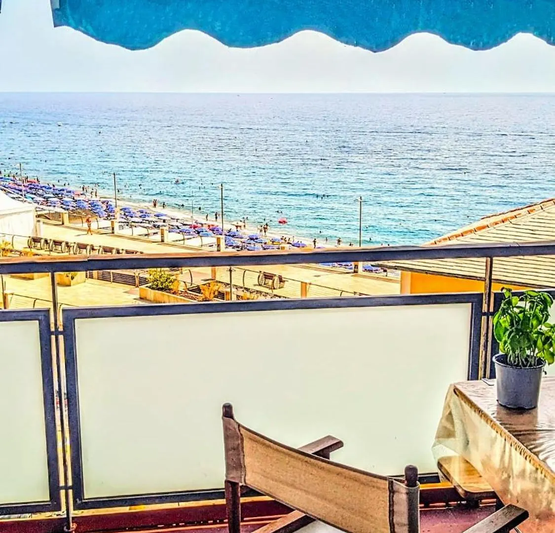 Apartment Casa Vacanze Tani' Intero Appartamento Sul Mare Deiva Marina Italy